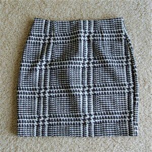 Zara Houndstooth Straight Cut Mini Skirt EUC Sz M